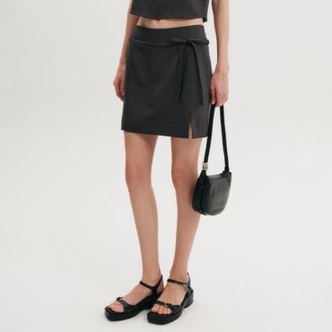 룩캐스트 세나 에이치라인 세트 미니 스커트_차콜 / SENNA H-LINE SET MINI SKIRT_CHARCOAL