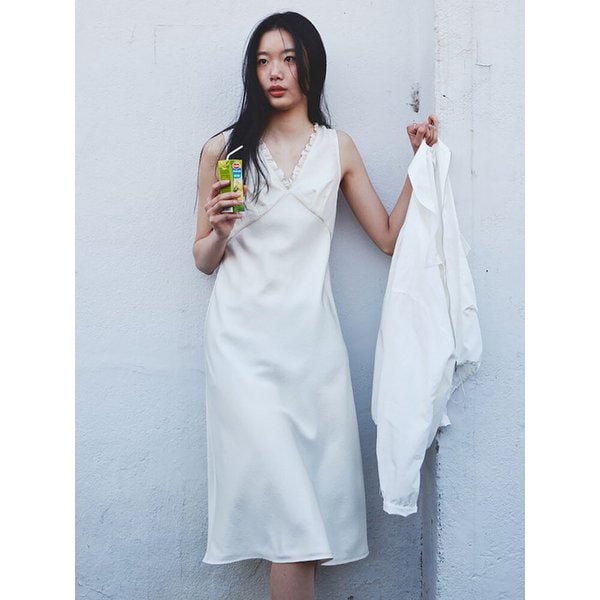 Frill VNeck Dress  Ivory (KE5371M041)