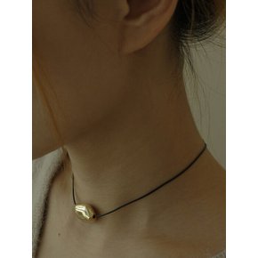 Pebble Leather Choker.