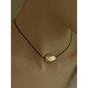 Pebble Leather Choker.