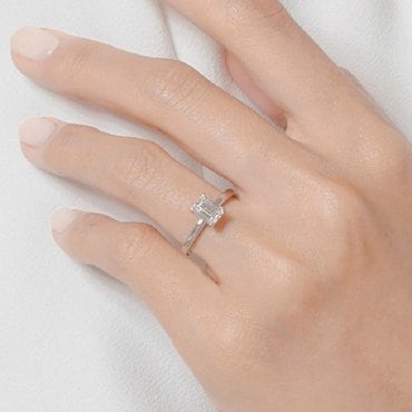 로이드 14K 1캐럿 에메랄드컷 솔리테어 다이아몬드 반지 LRD24003D