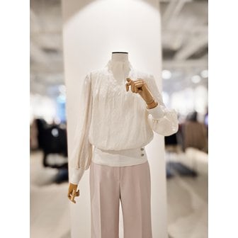 아이잗컬렉션 [파주점] [더아이잗컬렉션]턱 디테일 링클 하이넥 블라우스 CS2B0BL231
