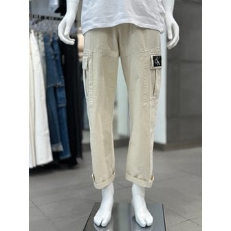 Calvin Klein Jeans [여주점] CKJ 캘빈클라인진 남여공용 카고포켓 와이드핏 치노 팬츠 (ZM02750-ACI)