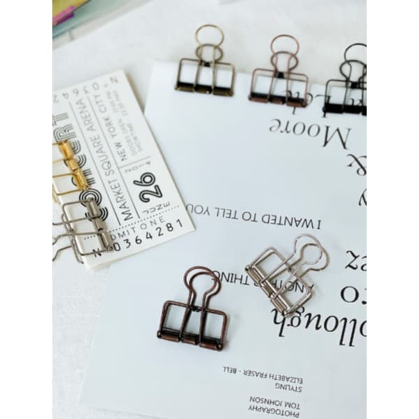 모던 사무용 메탈 클립