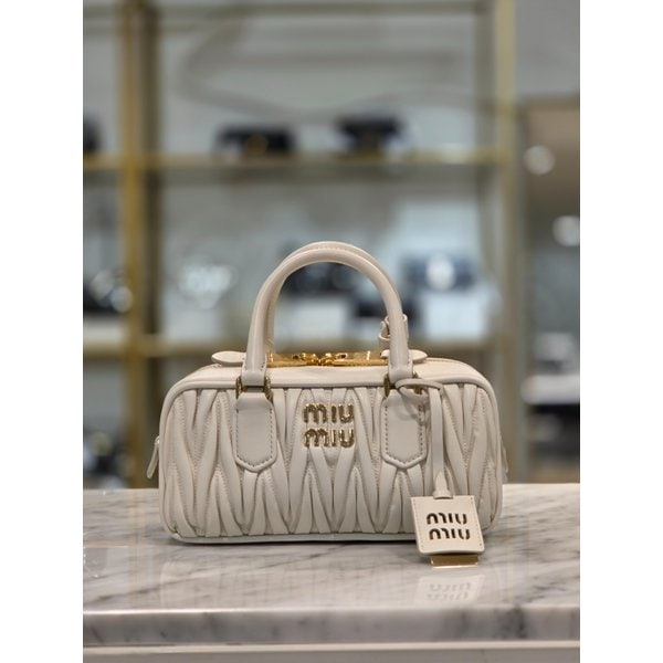 [시흥점] 여성 마틀라쎄 나파 가죽 토트백 5BB142-AN88-F0009