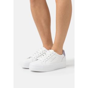 3835194 Calvin Klein VULC FLATFORM LACEUP - Trainers white/pearlized lavender aura