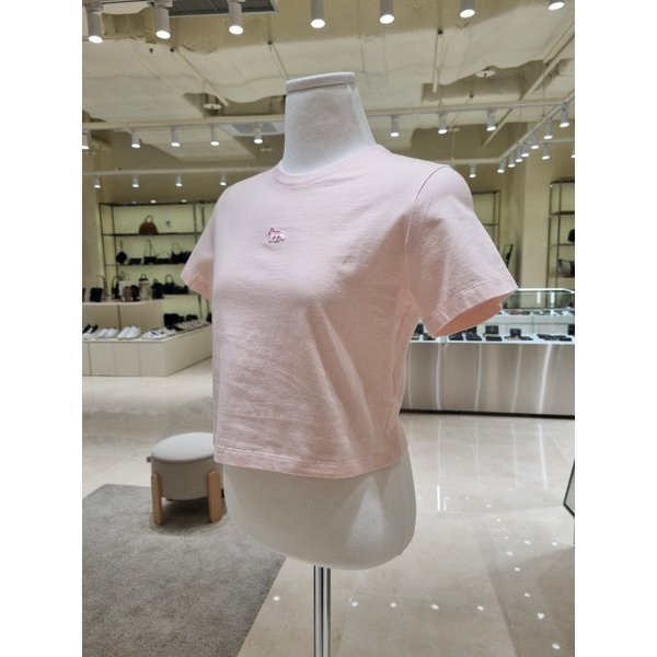 [부산점] 여성 베이비 폭스 헤드 패치 크롭 반팔 티셔츠 MW00105KJ0008-0140