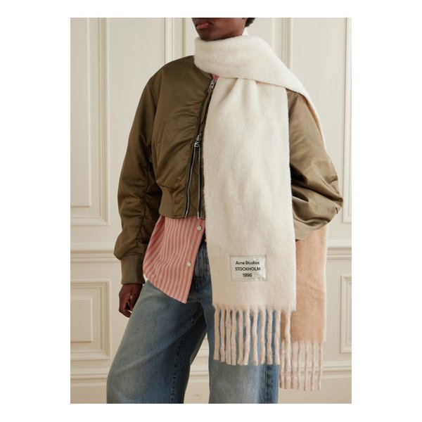 투톤 프린지 아플리케 알파카 혼방 스카프 크림 1647597350170002