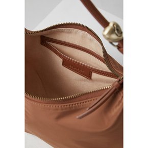 Luv moon bag(Nylon caramel)_OVBAX23531MUD