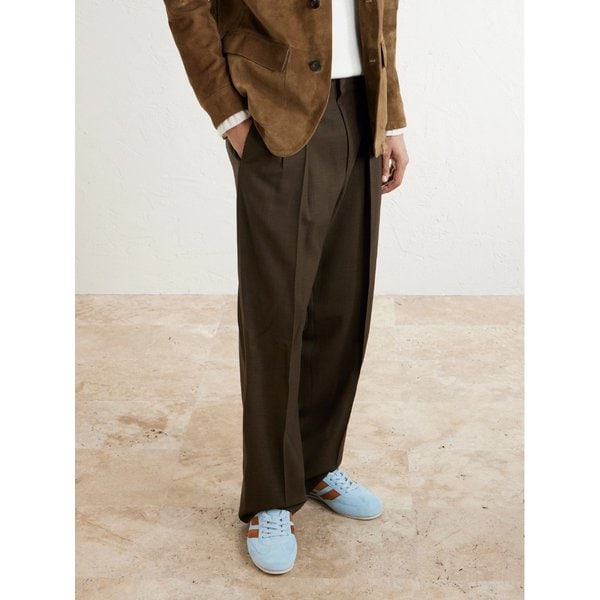 브룩 퍼포레이티드 스웨이드 스니커즈 46376663162964385