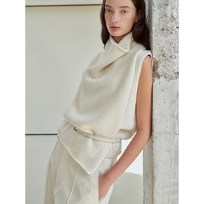 ROM SLIT SLEEVELESS KNIT