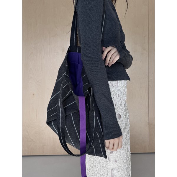Autumn stripe bag. gray