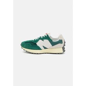 5146896 New Balance U327 UNI - Trainers marsh green