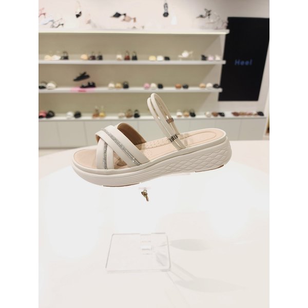 [부산점] 바바라 3cm 큐빅 장식 경량 투웨이 뮬 샌들 AAI345