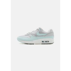 5110546 Nike AIR MAX 1 87 - Trainers metallic platinum/glacier blue/flat pewter/summit whi