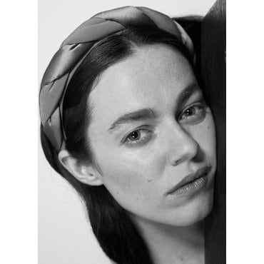 샵아모멘토 소피부하이 24FW CLASSIC TWISTED HEADBAND, BLACK
