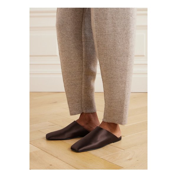 알바 새틴 슬리퍼 탠 브라운 1647597352653274