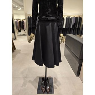 지고트 [파주점] A라인 모던 플레어 턱 스커트 JPAA0SK313