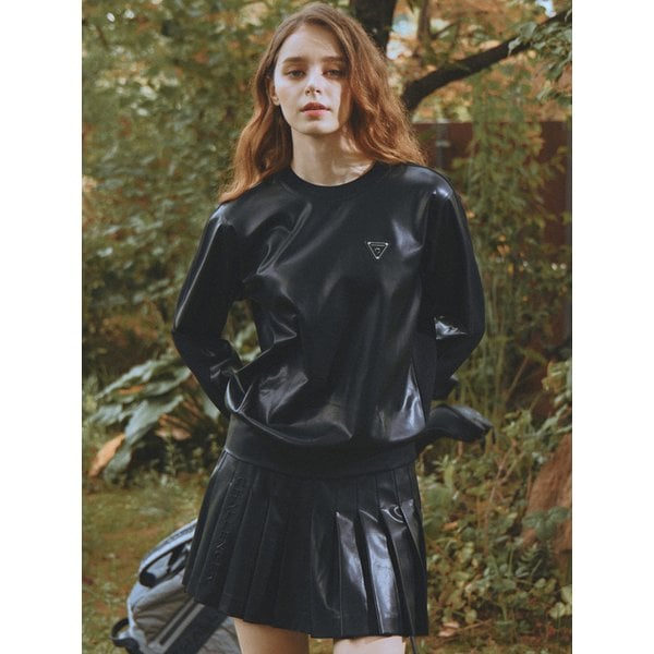 여성 페이크 레더 믹스매치 라운드 긴팔티셔츠 블랙
