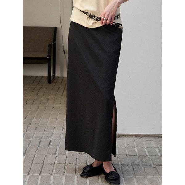 릴리프 슬릿 롱스커트(블랙)