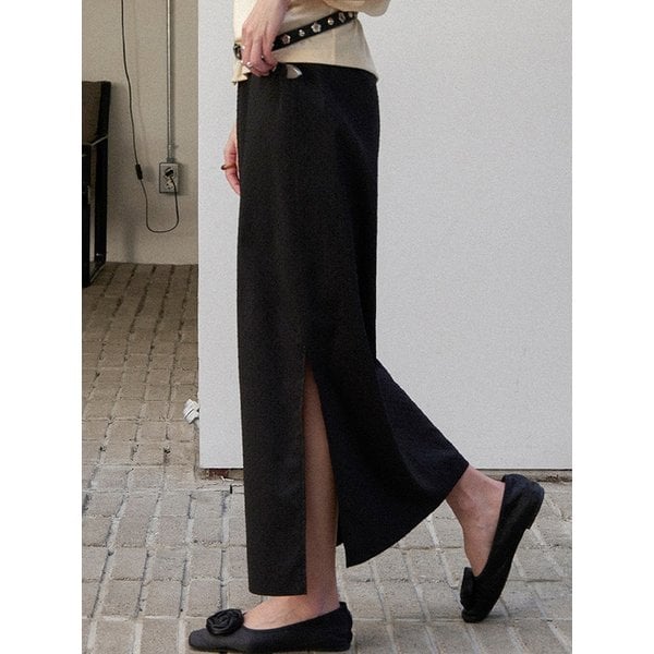 릴리프 슬릿 롱스커트(블랙)