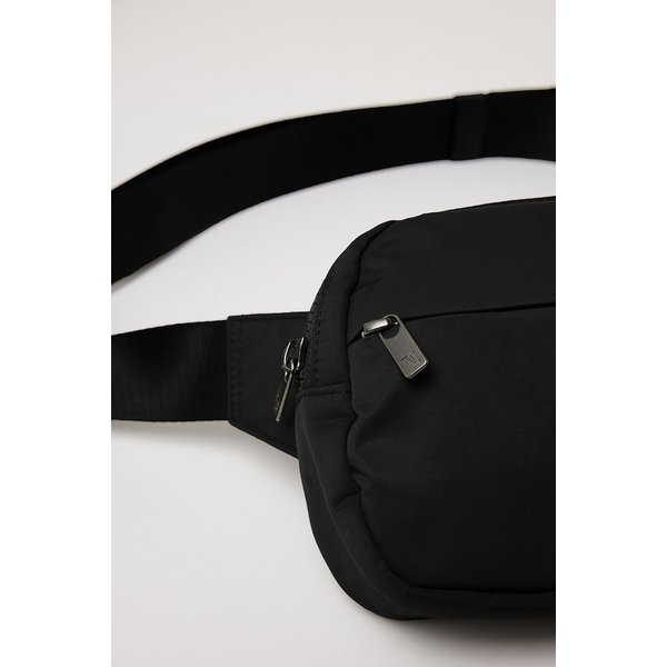 [여성] 올어라운드 힙팩 _ 블랙 VR25370002000