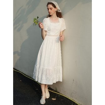 쎄무아듀 Cest_Embroidered lace fishtail dress