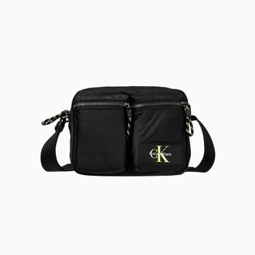 Calvin Klein Jeans ACC 남성 테크 나일론 유틸리티 카메라백(4G3178G-UB1)