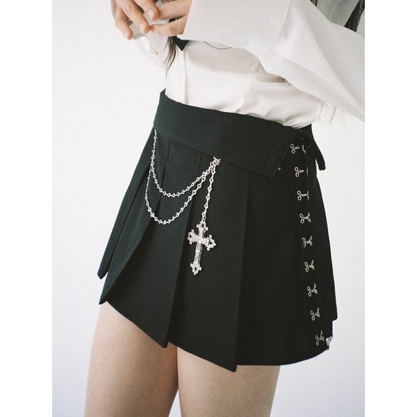 Cross Chain Pleated Skirt - BLACK