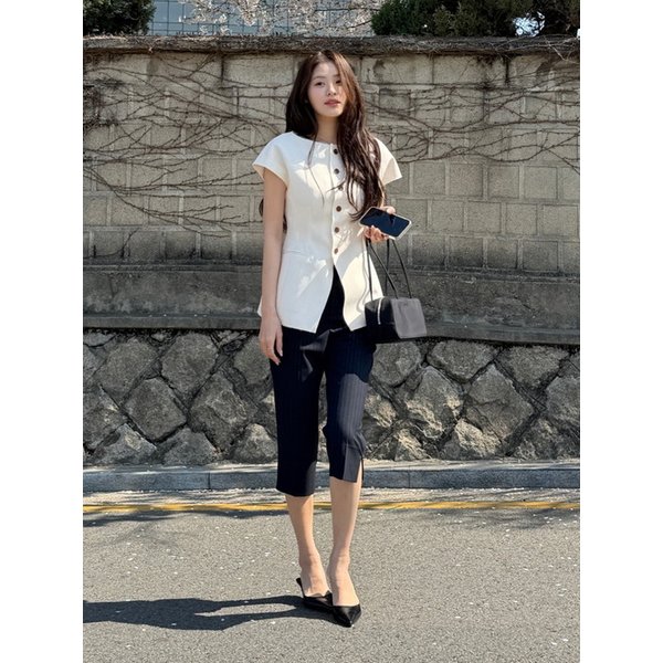 [지민 PICK]PINSTRIPE CAPRI PANTS_DARK NAVY