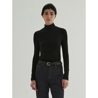 스텝어라운드 Line Detailed Wool Tencel pola Top (Black)