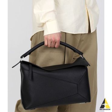 로에베 로에베 Large Puzzle bag in grained calfskin (B510140X16 1100) (퍼즐백 라지)