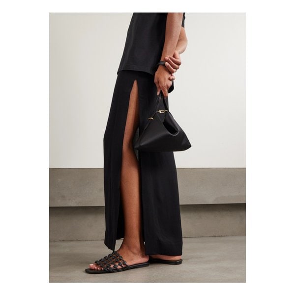 베벨 새틴 클러치 블랙 46376663162874037