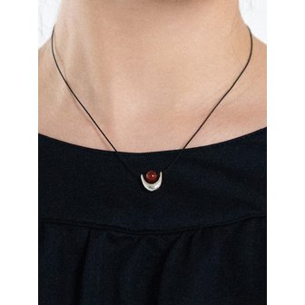 베이크드알래스카 Red Crescent Necklace