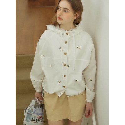 아워호프 Margaret Embroidery Button Down Jacket - White