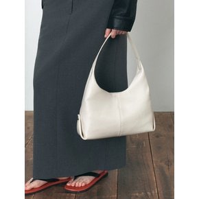 SIAC3076 Lambskin Flow Bag M_Ivory