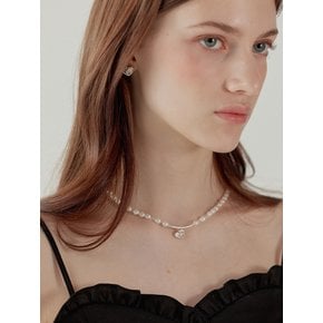 Roseny Pearl Choker