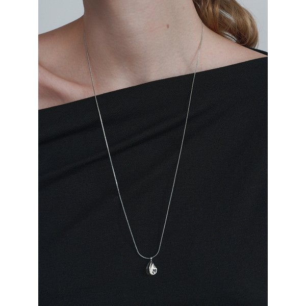 Petite Petal Necklace