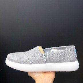 TOMS 10016745