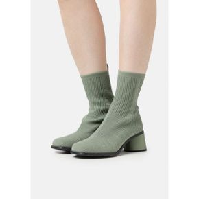 4508746 Camper KIARA - Classic ankle boots medium green