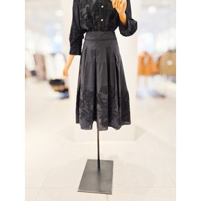 [파주점] [더아이잗컬렉션]코튼 플라워 텍스처 플레어 스커트 CS4B0SK132