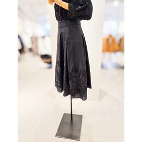 [파주점] [더아이잗컬렉션]코튼 플라워 텍스처 플레어 스커트 CS4B0SK132