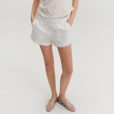 룩캐스트 프레야 밴딩 레이스 쇼츠_화이트 / FREYA BANDING LACE SHORTS_WHITE