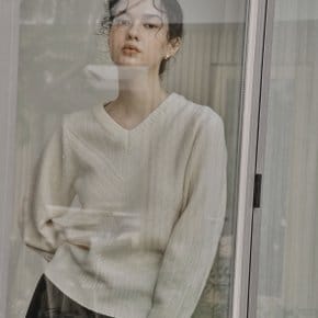 RIBBED V-KNIT TOP_IVORY