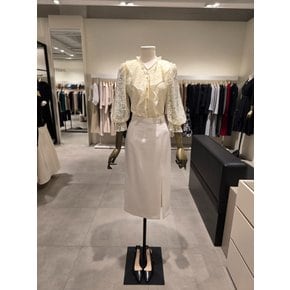 [파주점] 플로럴 레이스 프릴 시스루 블라우스 JR4A0BL343