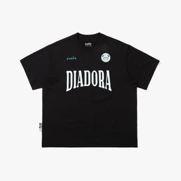 디아도라 [공식스토어] 판타지스타 져지 티셔츠 BLACK (D4121LRS02BLK)