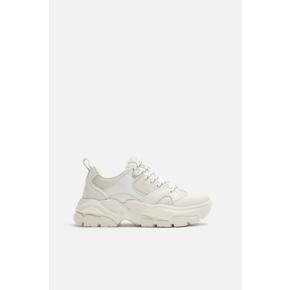 청키솔 스니커즈 2304/520 WHITE