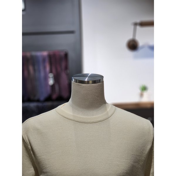 [시흥점] S/S  베이직 화이트 라운드 니트 (RPEMKT01A)