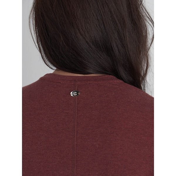 백 센터 슬릿 라운드 티 (Wine)