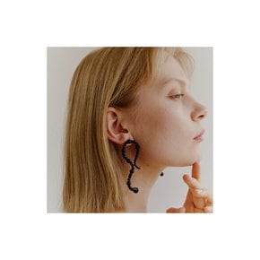 Onyx Wave Earrings